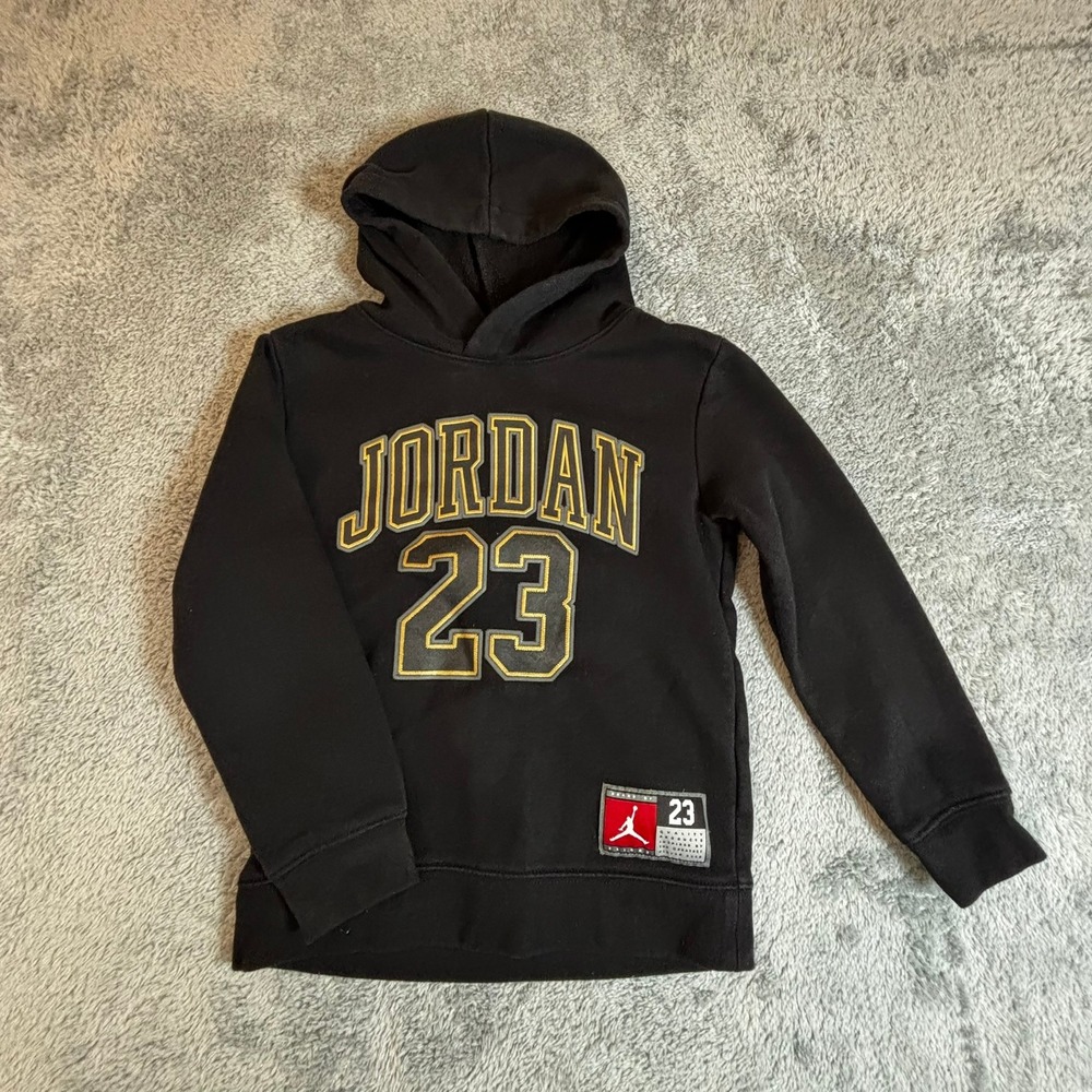 Jordan Boys Black Gold 23 Pullover Hoodie Sweatshirt Size 6-7 Years L 116-122CM